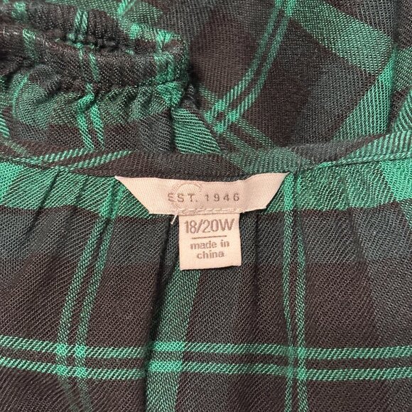 Cato EST 1946 Green Black Plaid Rayon Blouse 18/20W Crisscross Neck Top LS - Picture 5 of 11
